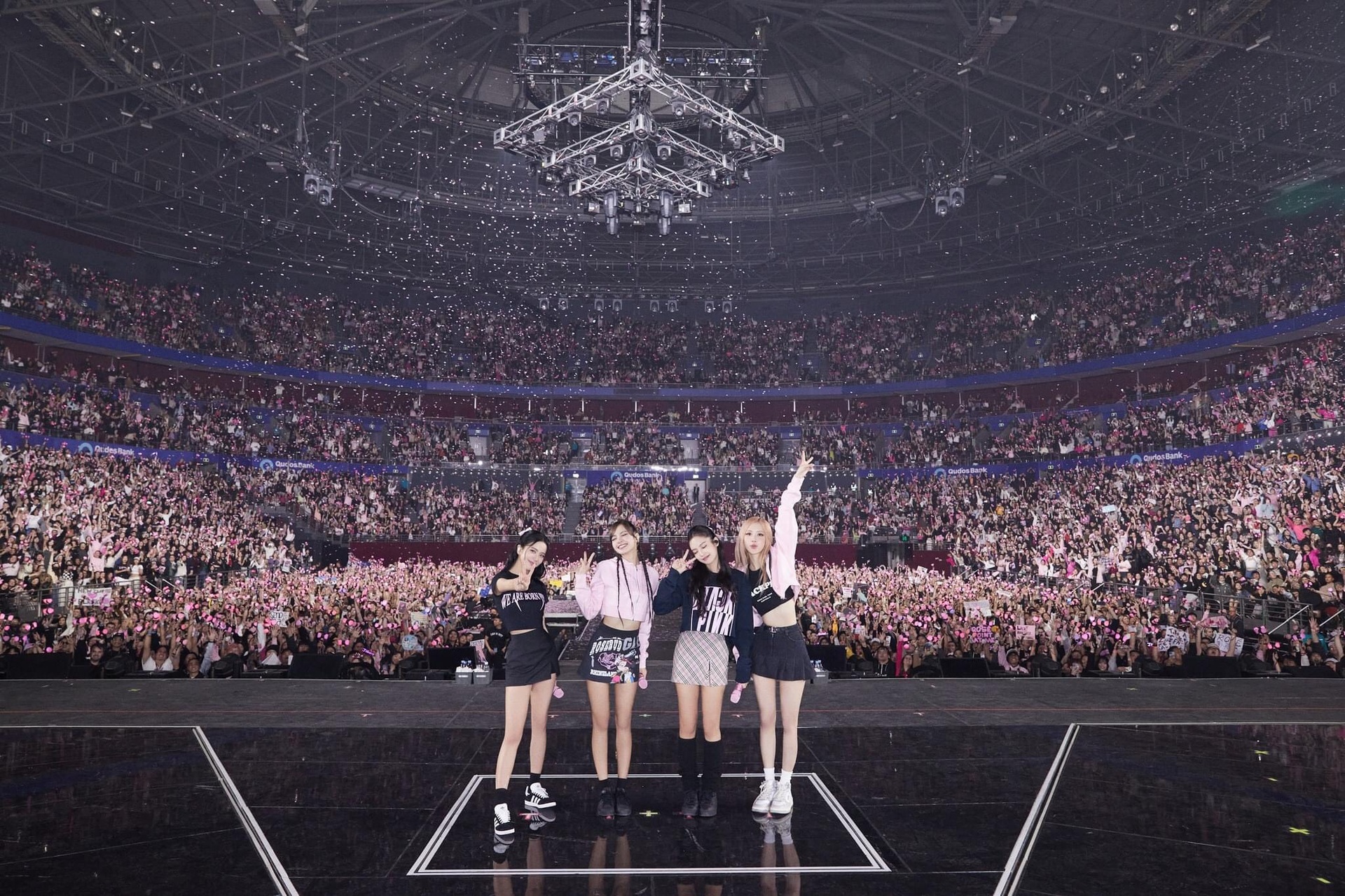 Show diễn Blackpink tại Hà Nội: Không chỉ là chuyện giới trẻ đu idol - 5