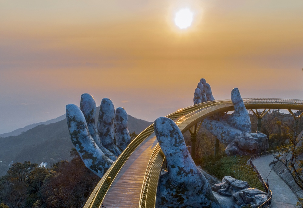 Theo Travel+Leisure khám phá những hoạt động thú vị nhất ở Đà Nẵng và Hội An