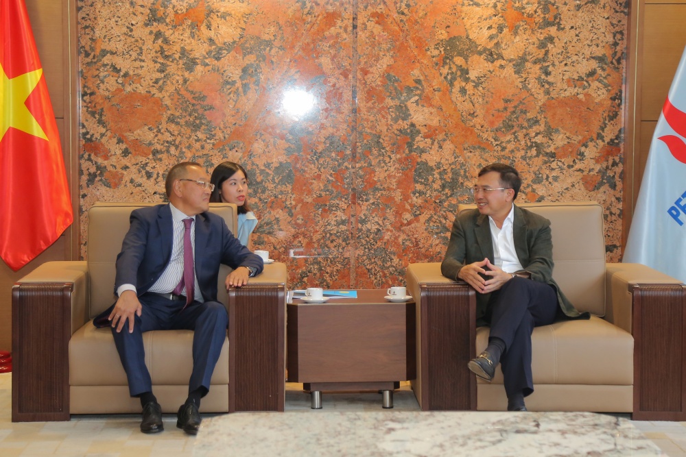 Chủ tịch HĐTV Petrovietnam Hoàng Quốc Vượng tiếp Đại sứ Kazakhstan tại Việt Nam Chủ tịch HĐTV Petrovietnam Hoàng Quốc Vượng tiếp Đại sứ Kazakhstan tại Việt Nam