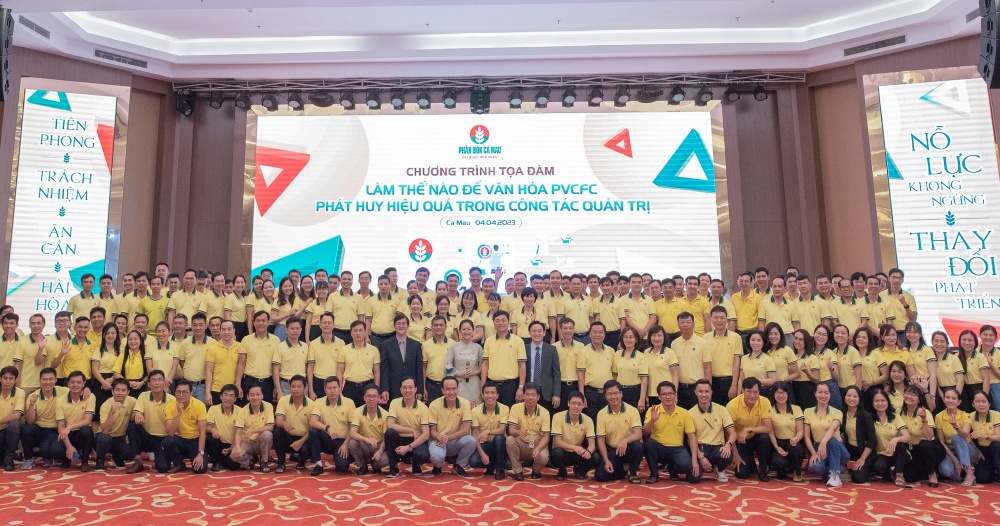 Bài 3: Văn hóa phải được đặt ngang hàng với Kinh tế Bài 4: Văn hóa phải được đặt ngang hàng với kinh tế - chính trị - xã hội