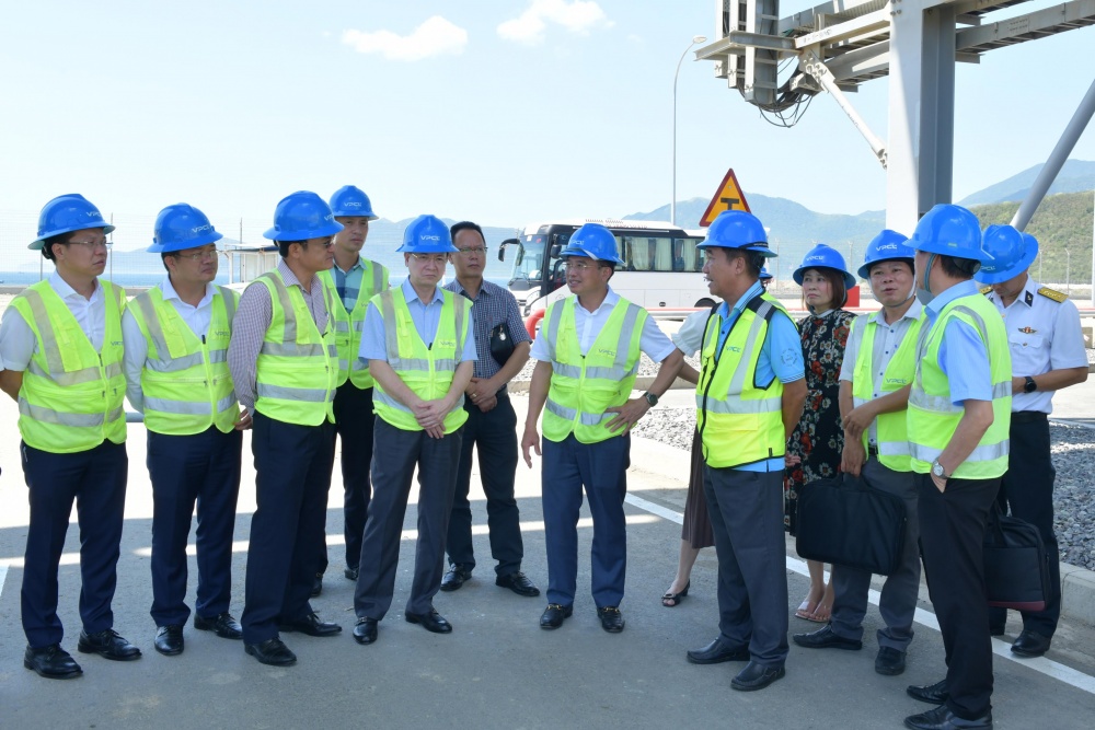 Chủ tịch HĐTV Petrovietnam làm việc với các đơn vị thành viên về triển vọng đầu tư tại Khánh Hoà