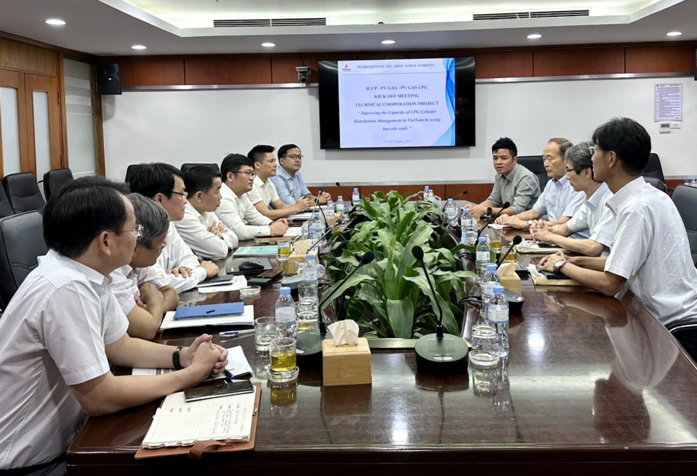 Cuộc họp khởi động Dự án hợp tác “Nâng cao năng lực quản lý phân phối vỏ bình LPG bằng mã vạch tại Việt Nam” được tổ chức tại trụ sở PV GAS LPG ở Hà Nội Cuộc họp khởi động Dự án hợp tác “Nâng cao năng lực quản lý phân phối vỏ bình LPG bằng mã vạch tại Việt Nam” được tổ chức tại trụ sở PV GAS LPG ở Hà Nội