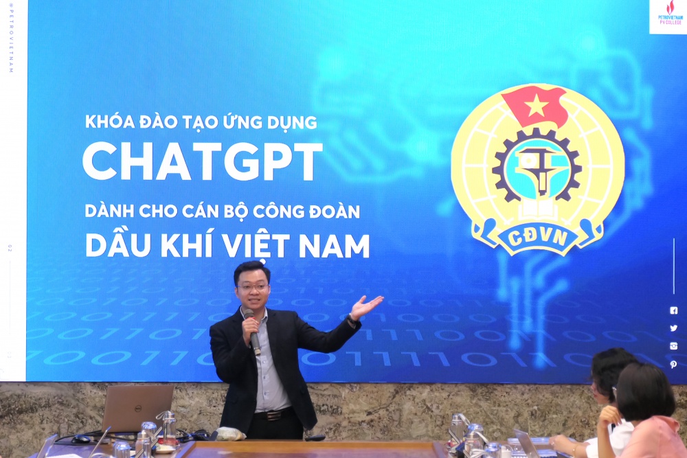 CĐ DKVN tập huấn ứng dụng công cụ trí tuệ nhân tạo nâng cao hiệu quả công việc