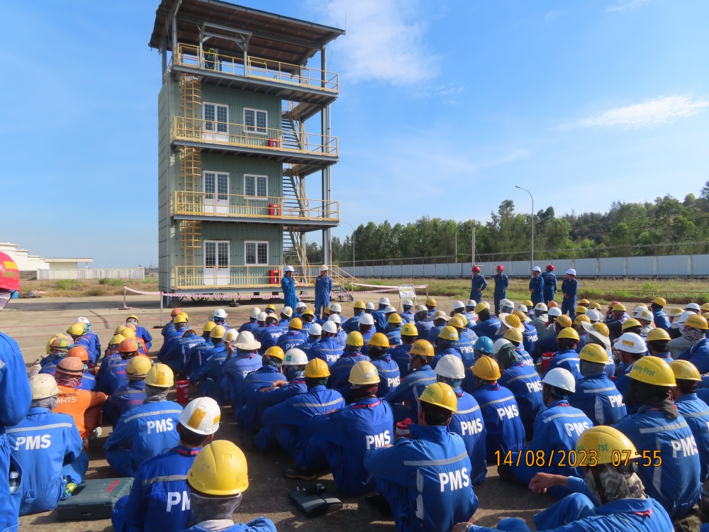 BSR tổ chức nói chuyện an toàn với chủ đề “An toàn trên cao và an toàn sử dụng khí nén” BSR tổ chức nói chuyện an toàn với chủ đề “An toàn trên cao và an toàn sử dụng khí nén”