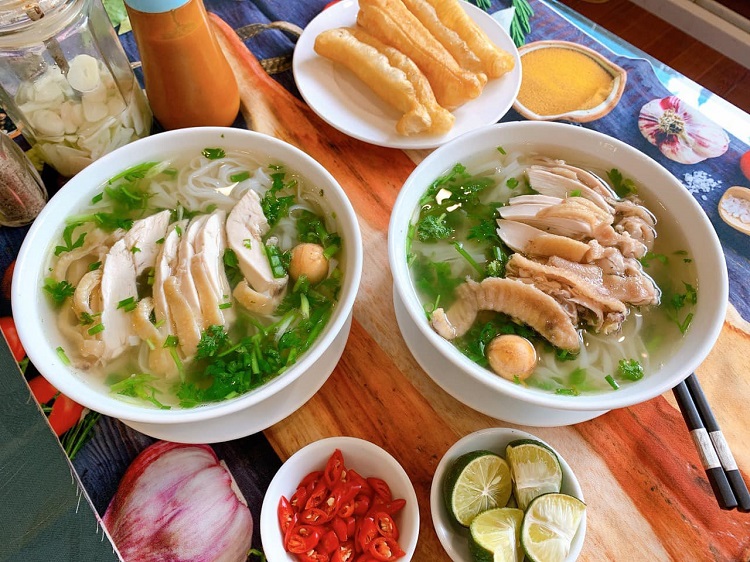 TasteAtlas giới thiệu những món sợi phổ biến nhất của Việt Nam