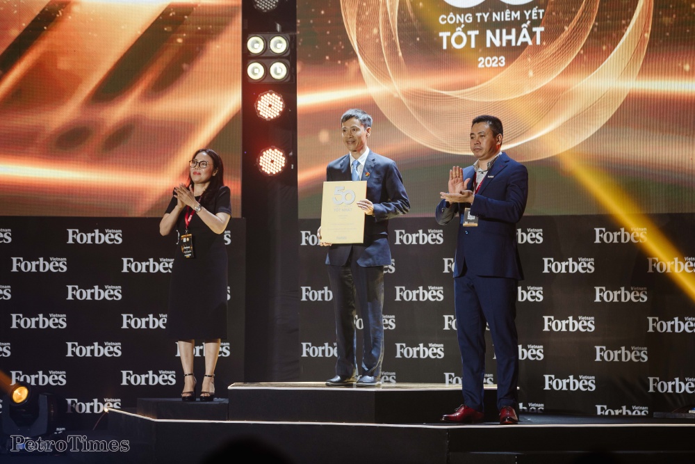 Phân bón Cà Mau nhận vinh danh Top 50 doanh nghiệp niêm yết tốt nhất 2023