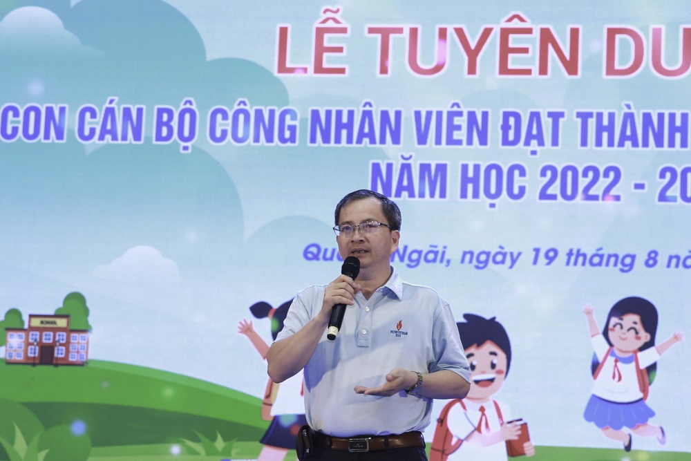 BSR tổ chức khen thưởng cho con em CBCNV