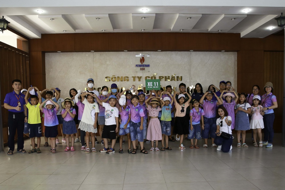 BSR tổ chức khen thưởng cho con em CBCNV