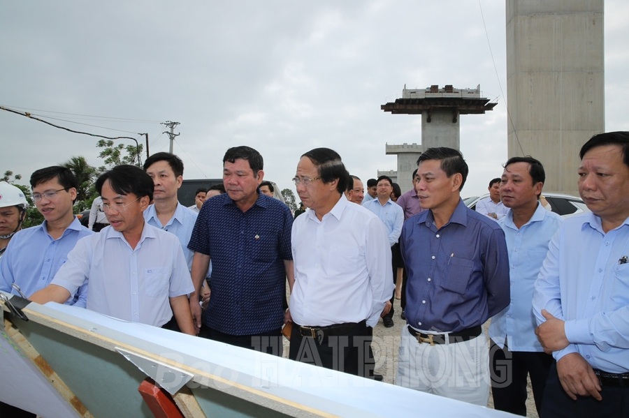 Phó Thủ tướng đội mũ cối say việc - 5 Phó Thủ tướng đội mũ cối say việc - 5