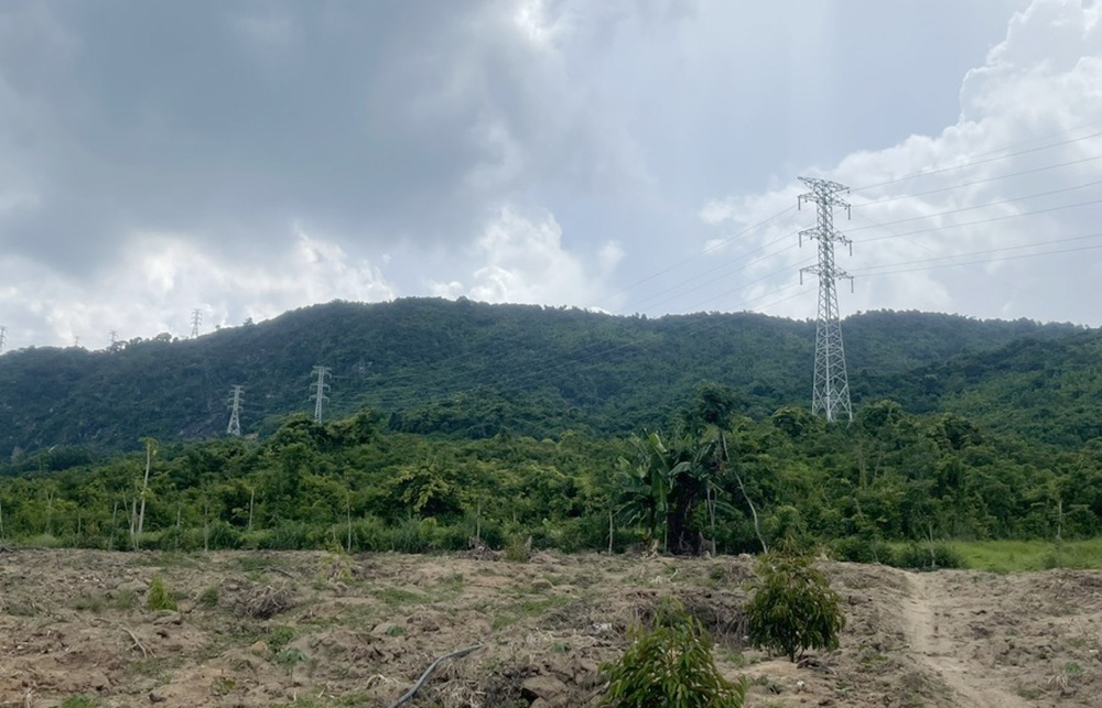 Hoàn thành 2 mạch đường dây 220kV đấu nối từ Trạm biến áp 220kV Cam Ranh để giải tỏa nguồn năng lượng tái tạo Hoàn thành 2 mạch đường dây 220kV đấu nối từ Trạm biến áp 220kV Cam Ranh để giải tỏa nguồn năng lượng tái tạo