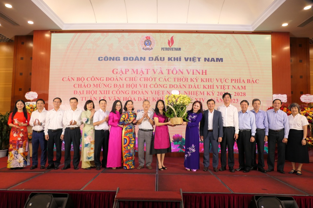 CĐDK VN gặp mặt, tri ân các nguyên cán bộ Công đoàn khu vực phía Bắc CĐDK VN gặp mặt, tri ân các nguyên cán bộ Công đoàn khu vực phía Bắc