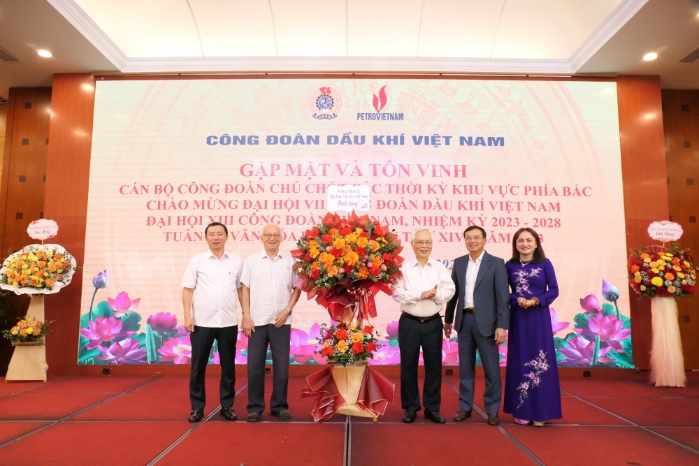 CĐ DKVN gặp mặt, tri ân các nguyên cán bộ Công đoàn khu vực phía Bắc CĐ DKVN gặp mặt, tri ân các nguyên cán bộ Công đoàn khu vực phía Bắc