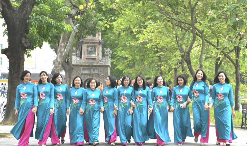 Hà Nội: Diễu hành áo dài trên phố dịp 2/9