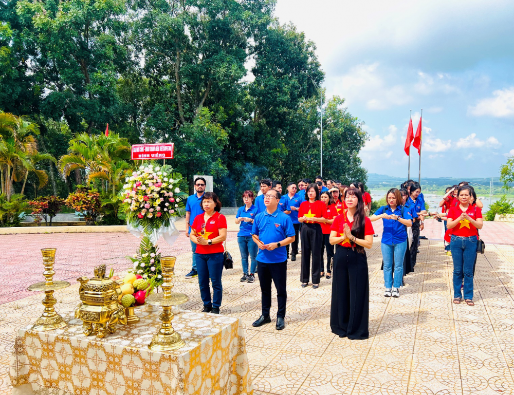 Đoàn Thanh niên và Ban Nữ công Vietsovpetro tập huấn nghiệp vụ kết hợp an sinh xã hội tại Lâm Đồng Đoàn Thanh niên và Ban Nữ công Vietsovpetro tập huấn nghiệp vụ kết hợp an sinh xã hội tại Lâm Đồng