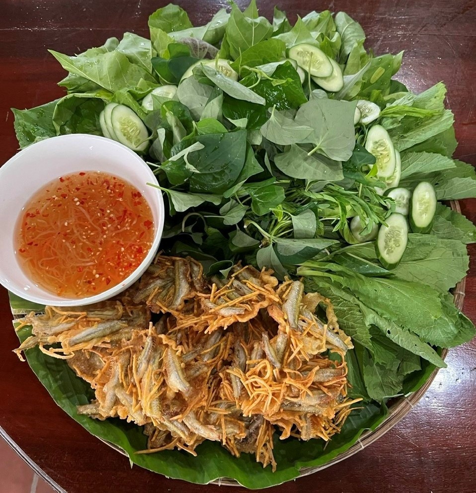 Ẩm thực Xứ Dừa Bánh cá lòng tong - dừa sợi Ẩm thực Xứ Dừa Bánh cá lòng tong - dừa sợi