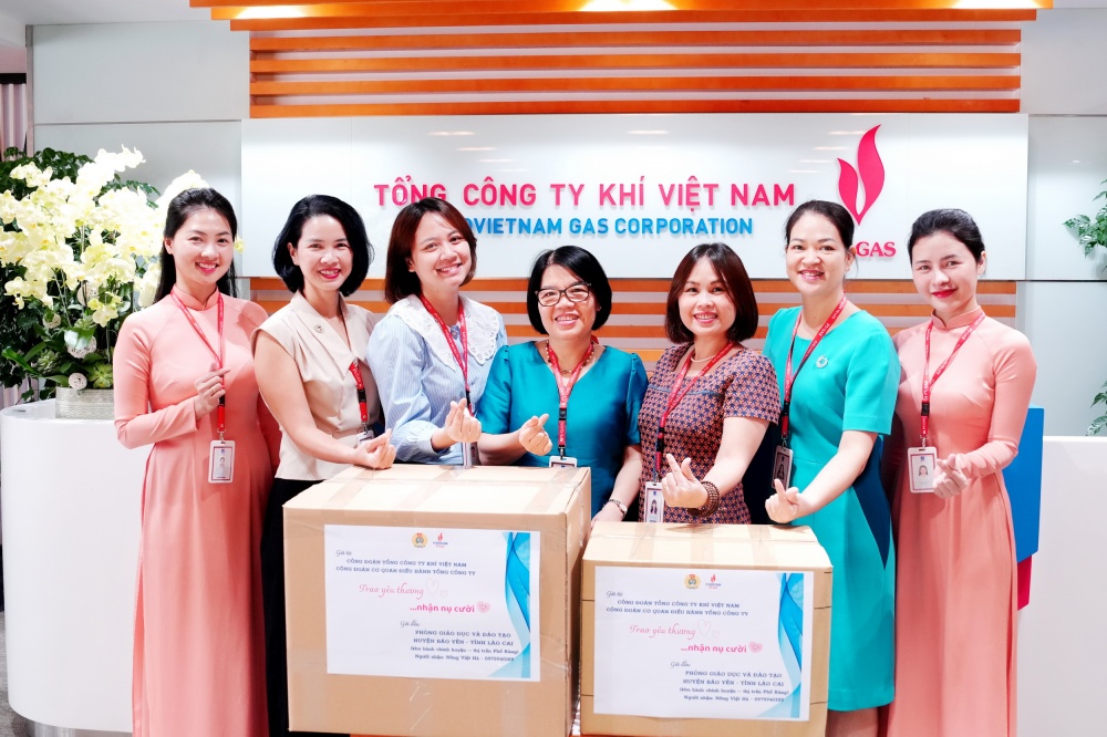 Ban Nữ công PV GAS thực hiện chương trình “Trao yêu thương nhận nụ cười”