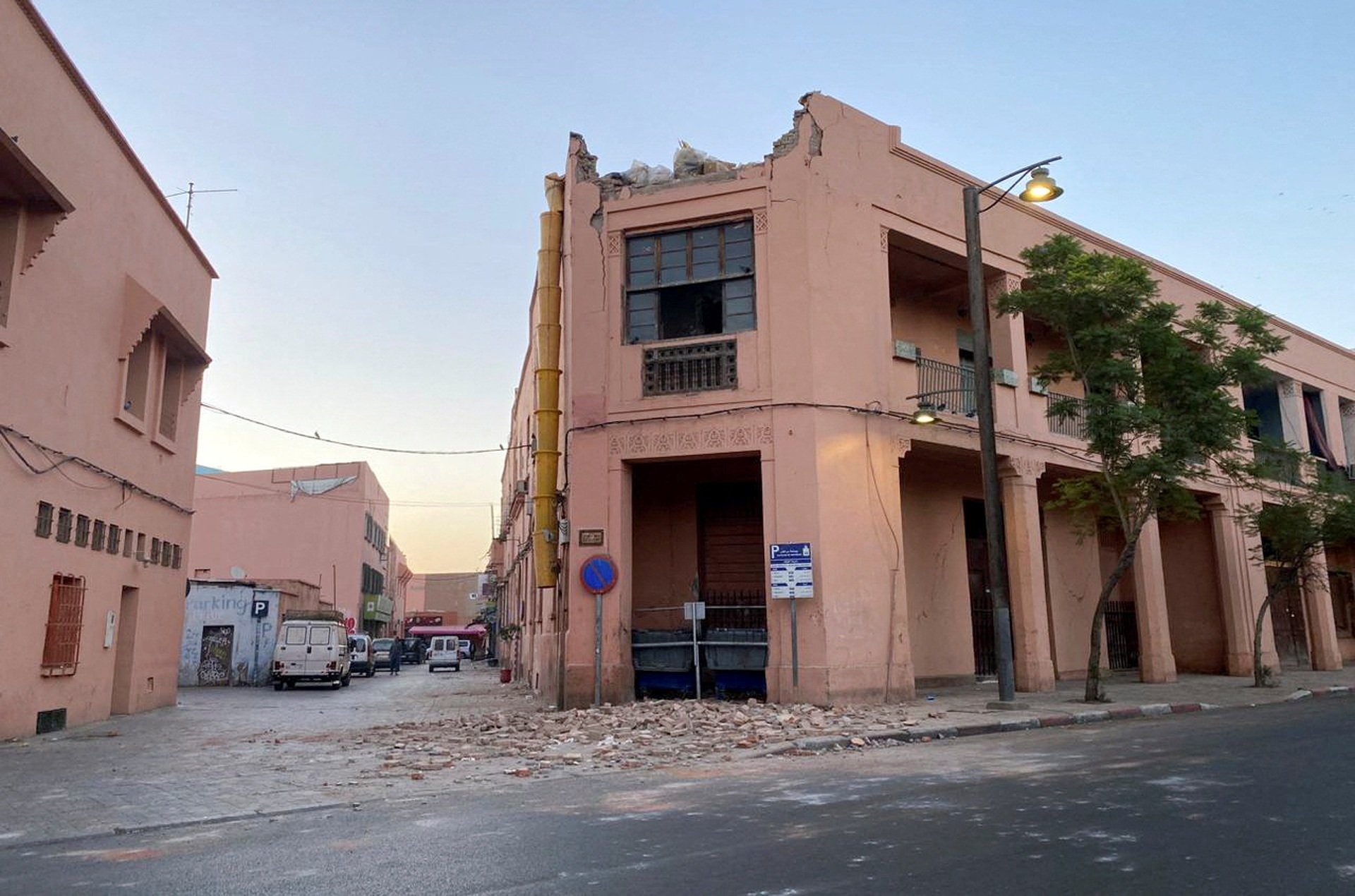 Hơn 600 người chết trong vụ động đất mạnh nhất thế kỷ Morocco