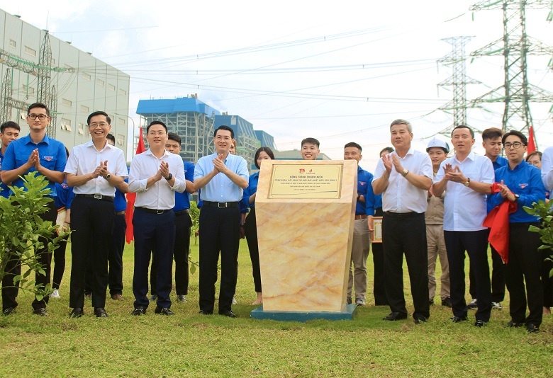 Phong trào thanh niên thi đua trên công trường góp phần làm hồi sinh NMNĐ Thái Bình 2