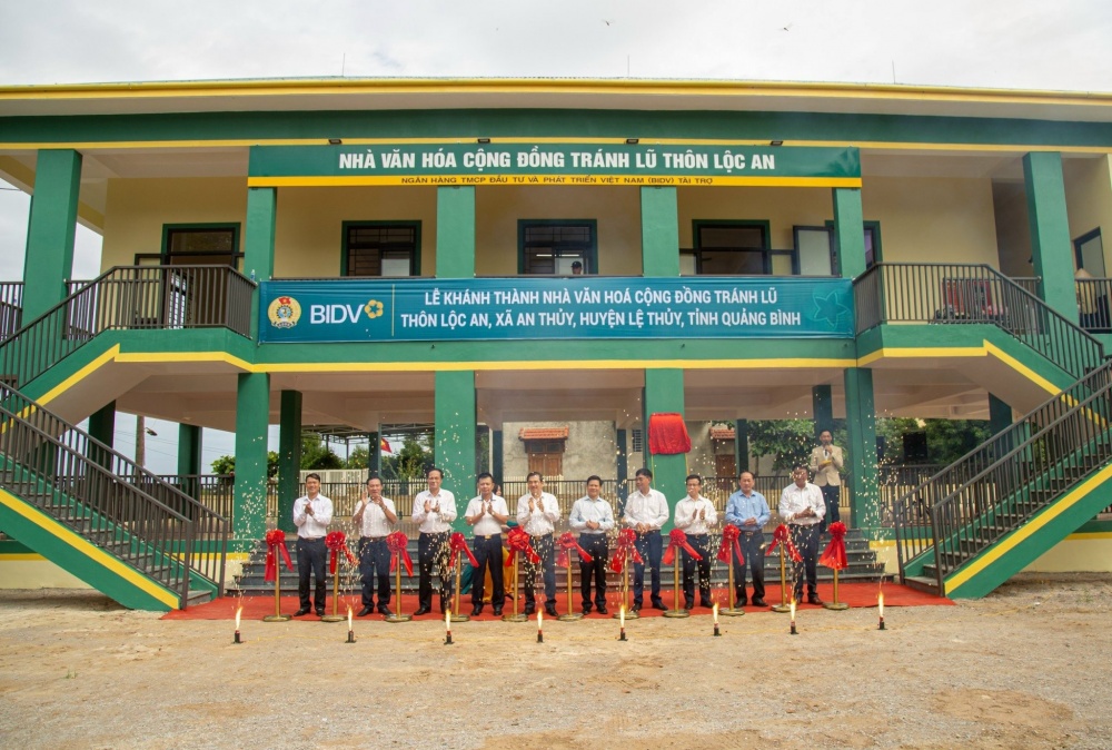Khánh thành 04 nhà văn hóa cộng đồng tránh lũ tại Quảng Bình và Thừa Thiên Huế