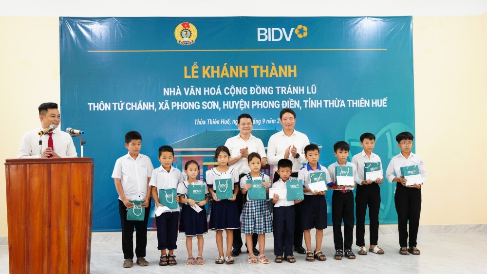Khánh thành 04 nhà văn hóa cộng đồng tránh lũ tại Quảng Bình và Thừa Thiên Huế