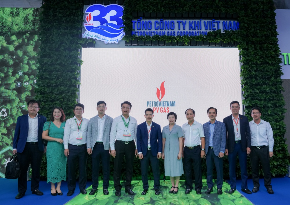 Niềm vui gặp gỡ trong các hoạt động của Diễn đàn Kinh tế TP.HCM lần thứ 4 năm 2023 (GRECO 2023) với chủ đề: “Tăng trưởng xanh - Hành trình hướng tới giảm phát thải bằng không” Niềm vui gặp gỡ trong các hoạt động của Diễn đàn Kinh tế TP.HCM lần thứ 4 năm 2023 (GRECO 2023) với chủ đề: “Tăng trưởng xanh - Hành trình hướng tới giảm phát thải bằng không”