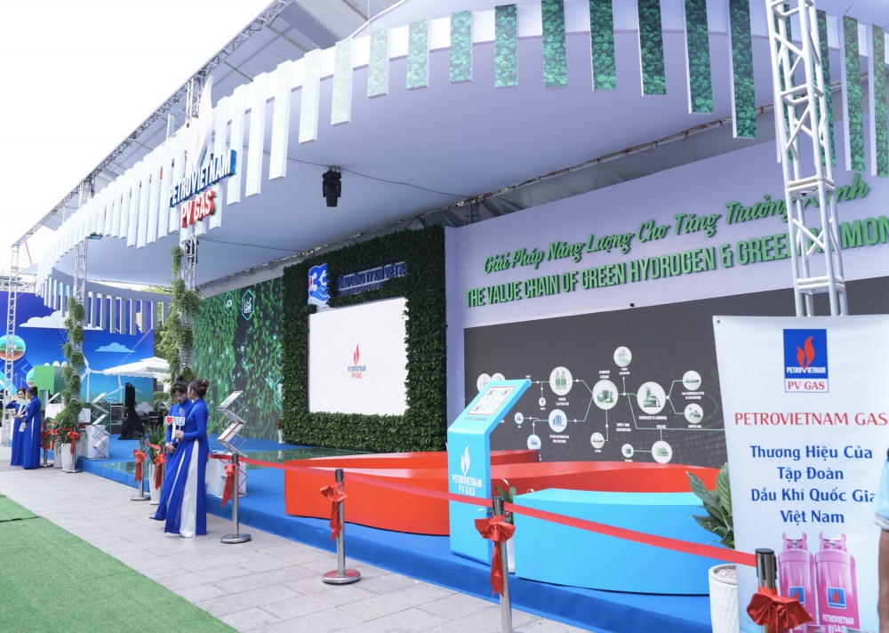 Không gian triển lãm thể hiện rõ thông điệp “Giải pháp năng lượng cho tăng trưởng xanh” của PV GAS Không gian triển lãm thể hiện rõ thông điệp “Giải pháp năng lượng cho tăng trưởng xanh” của PV GAS