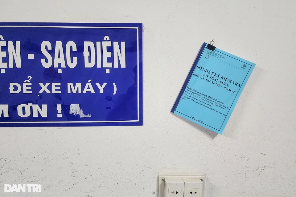Nhiều chung cư cấm sạc xe qua đêm, có nơi cấm luôn... xe điện Nhiều chung cư cấm sạc xe qua đêm, có nơi cấm luôn... xe điện
