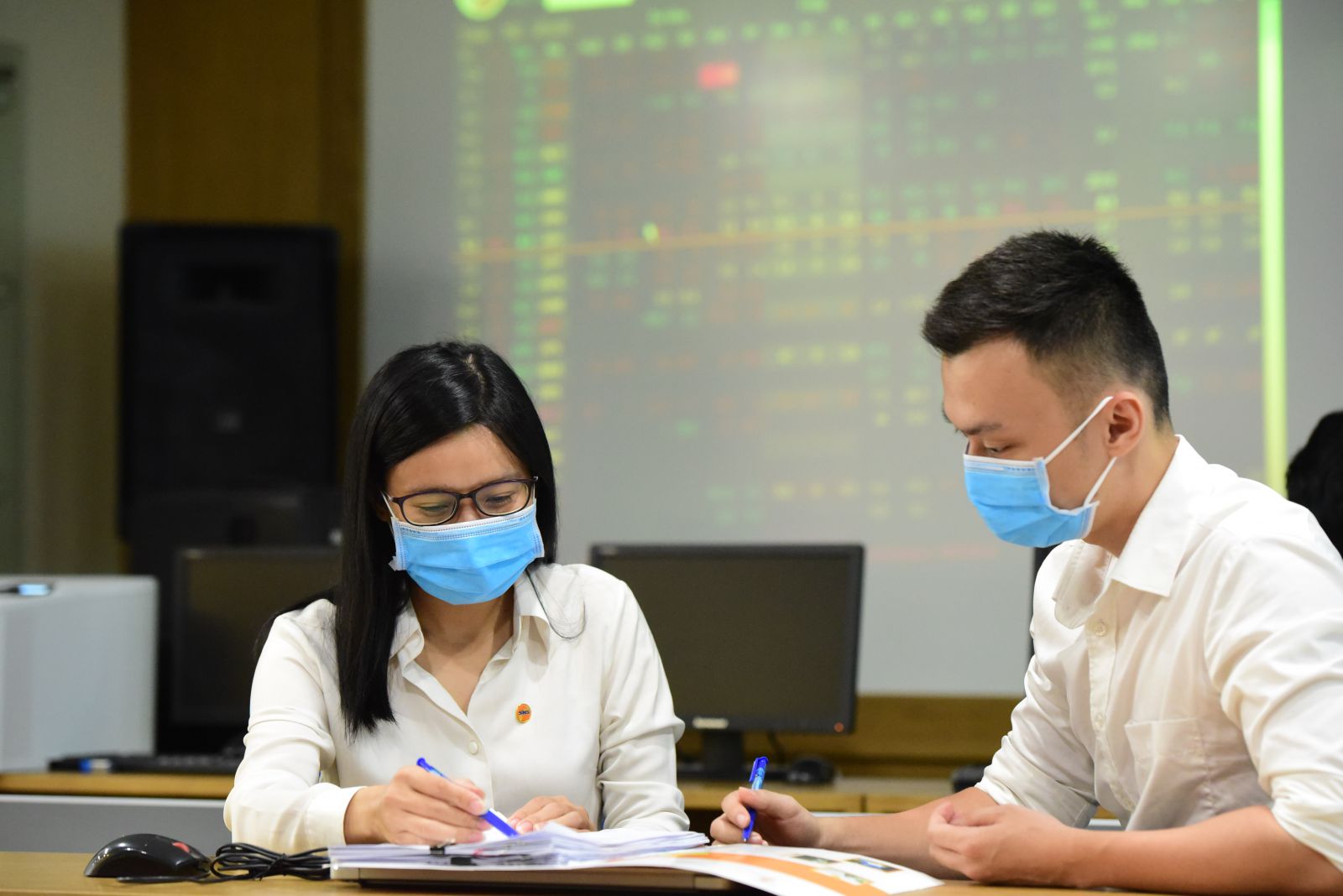Sau khi Tổng thống Mỹ sang thăm Việt Nam, nhóm ngành được hưởng lợi sẽ bao gồm nhóm ngành công nghệ, cảng biển, FDI và đặc biệt là nhóm ngành xuất khẩu