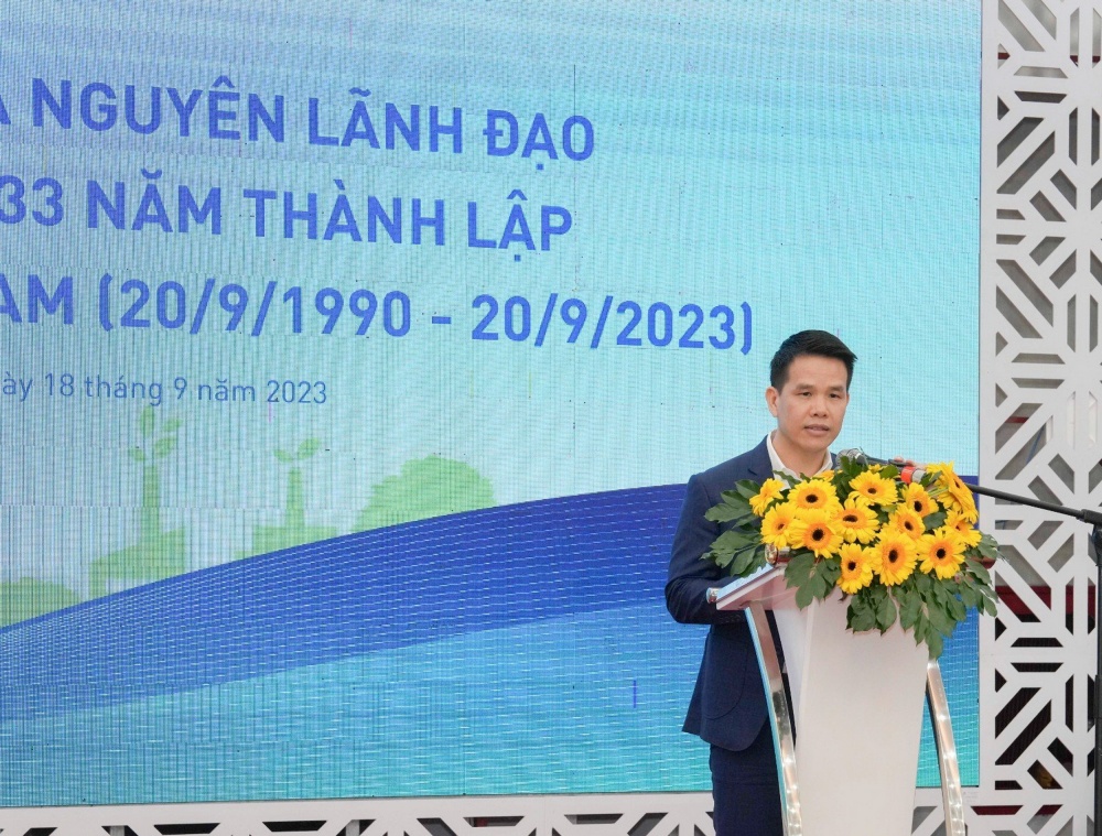 Tổng Giám đốc PV GAS Phạm Văn Phong chúc sức khỏe các cán bộ hưu trí, nguyên lãnh đạo PV GAS qua các thời kỳ; mong các bác tiếp tục là chỗ dựa tinh thần, là tấm gương sáng cho các thế hệ con cháu noi theo Tổng Giám đốc PV GAS Phạm Văn Phong chúc sức khỏe các cán bộ hưu trí, nguyên lãnh đạo PV GAS qua các thời kỳ; mong các bác tiếp tục là chỗ dựa tinh thần, là tấm gương sáng cho các thế hệ con cháu noi theo
