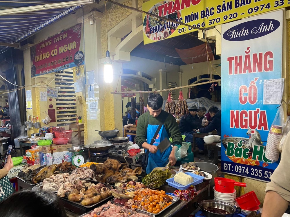Chợ đêm Bắc Hà nơi du khách giao lưu và thưởng thức văn hóa cộng đồng Chợ đêm Bắc Hà nơi du khách giao lưu và thưởng thức văn hóa cộng đồng