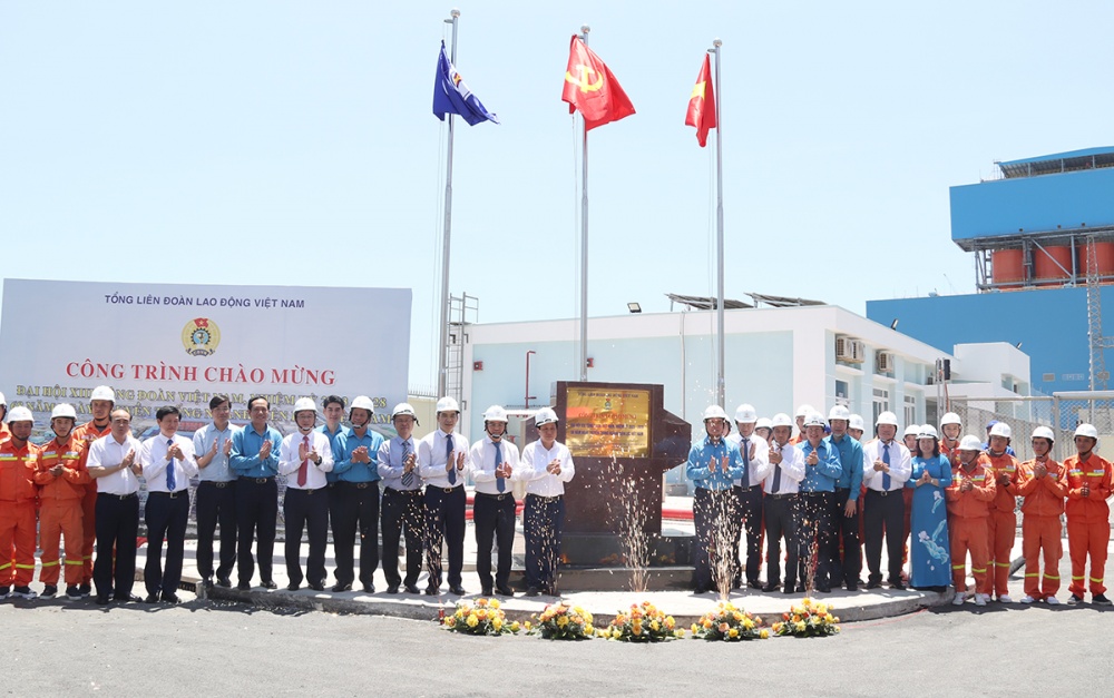 Công đoàn Điện lực Việt Nam khẳng định vai trò chăm lo thiết thực và hiệu quả cho người lao động Công đoàn Điện lực Việt Nam khẳng định vai trò chăm lo thiết thực và hiệu quả cho người lao động