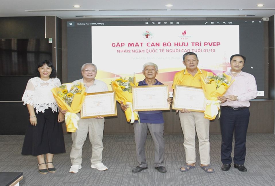 PVEP gặp mặt chúc mừng cán bộ hưu trí nhân Ngày Quốc tế Người cao tuổi PVEP gặp mặt chúc mừng cán bộ hưu trí nhân Ngày Quốc tế Người cao tuổi