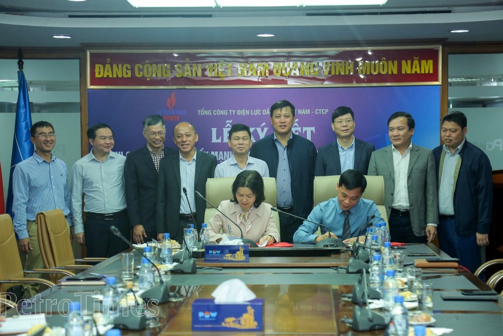 Lễ ký Nghị quyết liên tịch đẩy mạnh phong trào sáng kiến PV Power giai đoạn 2023-2028. Lễ ký Nghị quyết liên tịch đẩy mạnh phong trào sáng kiến PV Power giai đoạn 2023-2028.
