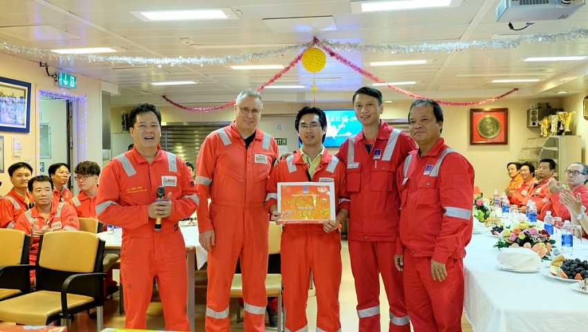 Niềm hạnh phúc của “người lính giàn khoan”