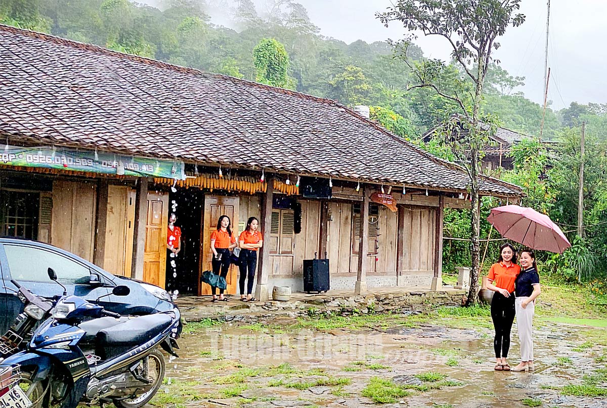 Nhà mái ngói âm dương - Dấu ấn văn hóa ở Khau Tràng Nhà mái ngói âm dương - Dấu ấn văn hóa ở Khau Tràng