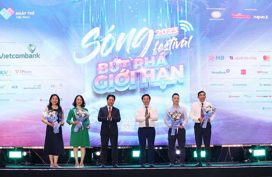 Agribank: Tự tin bứt phá mọi giới hạn trong kỷ nguyên thanh toán số Agribank: Tự tin bứt phá mọi giới hạn trong kỷ nguyên thanh toán số