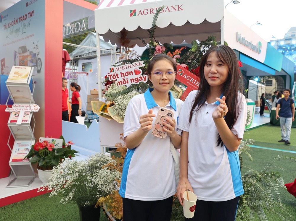 Agribank: Tự tin bứt phá mọi giới hạn trong kỷ nguyên thanh toán số Agribank: Tự tin bứt phá mọi giới hạn trong kỷ nguyên thanh toán số
