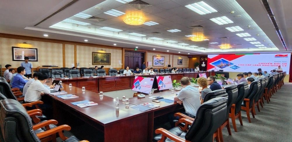 tổ chức tập huấn CĐS trong doanh nghiệp cho các thành viên Ban chỉ đạo, Tổ công tác CĐS cùng 40 cán bộ quản lý thuộc các phòng ban, đơn vị trong Liên doanh Việt- Nga Vietsovpetro. tổ chức tập huấn CĐS trong doanh nghiệp cho các thành viên Ban chỉ đạo, Tổ công tác CĐS cùng 40 cán bộ quản lý thuộc các phòng ban, đơn vị trong Liên doanh Việt- Nga Vietsovpetro.