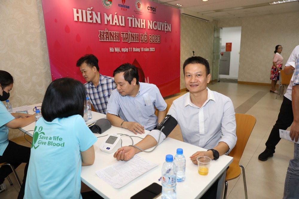 Đoàn Thanh niên PVEP tổ chức chương trình Hiến máu tình nguyện 
