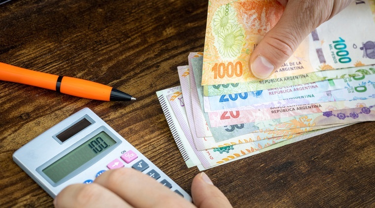 Argentina tăng lãi suất cơ bản lên 133%
