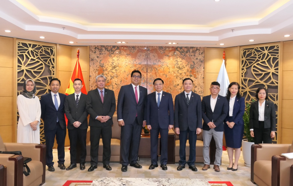 Tổng Giám đốc Petrovietnam Lê Mạnh Hùng tiếp lãnh đạo Tập đoàn Dầu khí Quốc gia Malaysia Tổng Giám đốc Petrovietnam Lê Mạnh Hùng tiếp lãnh đạo Tập đoàn Dầu khí Quốc gia Malaysia