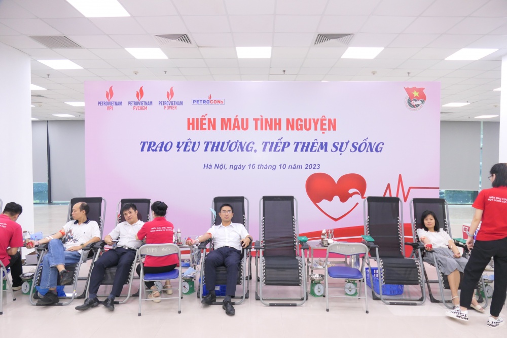Đoàn Thanh niên VPI, PVChem, PVPower, PETROCONs tổ chức chương trình Hiến máu tình nguyện năm 2023