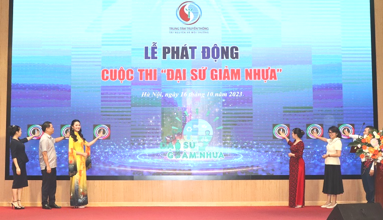 Nâng cao kiến thức về chống rác thải nhựa và bảo vệ môi trường cho thế hệ trẻ