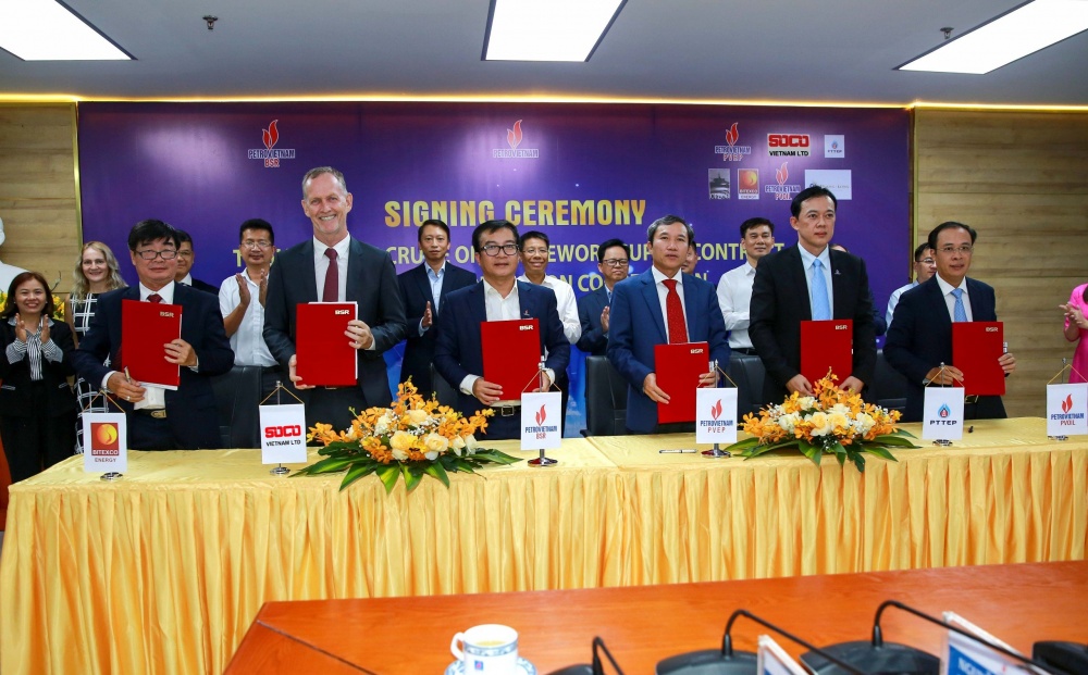 Ký Hợp đồng khung và Thỏa thuận cung cấp dầu thô Tê Giác Trắng cho NMLD Dung Quất giai đoạn 2024 - 2026 Ký Hợp đồng khung và Thỏa thuận cung cấp dầu thô Tê Giác Trắng cho NMLD Dung Quất giai đoạn 2024 - 2026