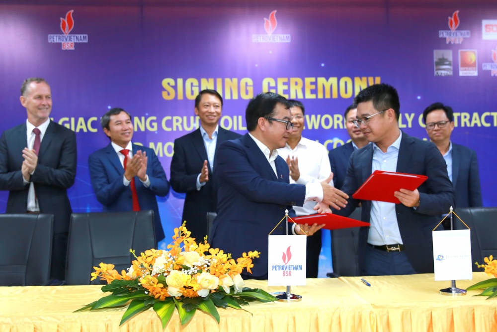 Ký Hợp đồng khung và Thỏa thuận cung cấp dầu thô Tê Giác Trắng cho NMLD Dung Quất giai đoạn 2024 - 2026 Ký Hợp đồng khung và Thỏa thuận cung cấp dầu thô Tê Giác Trắng cho NMLD Dung Quất giai đoạn 2024 - 2026