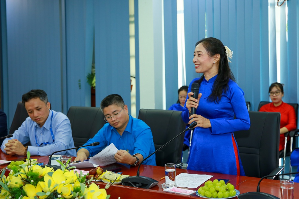 BSR gặp mặt chúc mừng nữ CBCNV nhân ngày thành lập Hội Liên hiệp Phụ nữ Việt Nam 20/10 BSR gặp mặt chúc mừng nữ CBCNV nhân ngày thành lập Hội Liên hiệp Phụ nữ Việt Nam 20/10