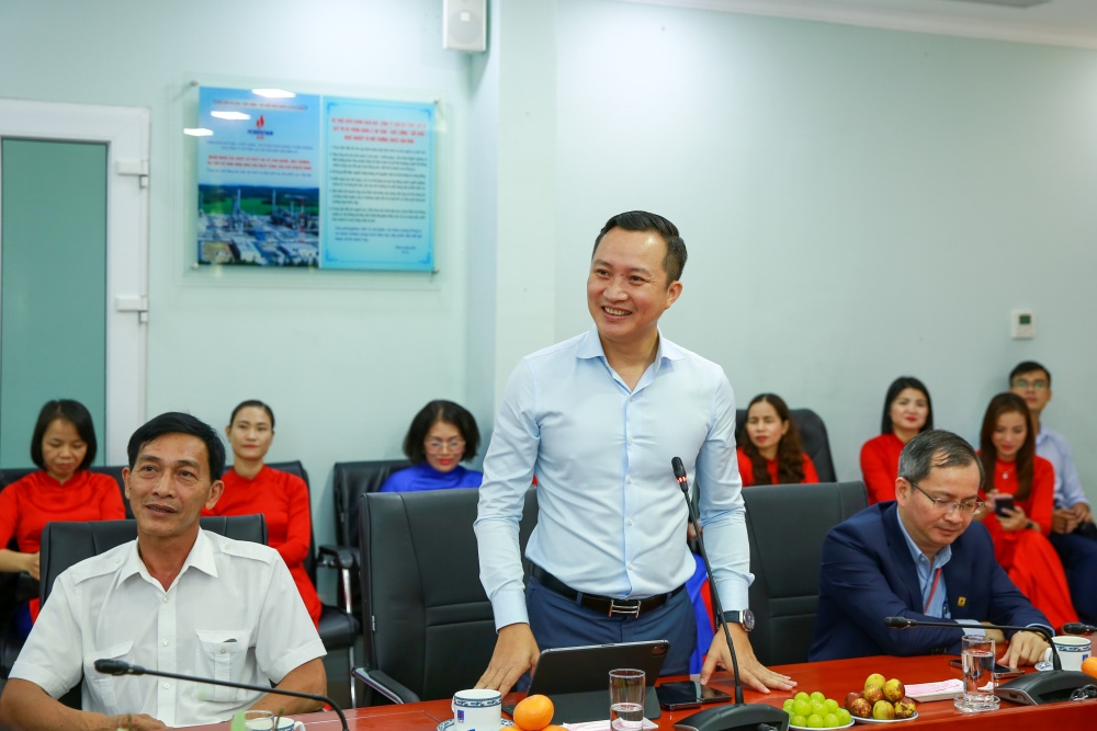 BSR gặp mặt chúc mừng nữ CBCNV nhân ngày thành lập Hội Liên hiệp Phụ nữ Việt Nam 20/10 BSR gặp mặt chúc mừng nữ CBCNV nhân ngày thành lập Hội Liên hiệp Phụ nữ Việt Nam 20/10