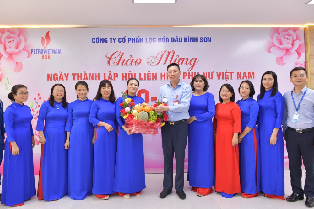 BSR gặp mặt chúc mừng nữ CBCNV nhân ngày thành lập Hội Liên hiệp Phụ nữ Việt Nam 20/10 BSR gặp mặt chúc mừng nữ CBCNV nhân ngày thành lập Hội Liên hiệp Phụ nữ Việt Nam 20/10