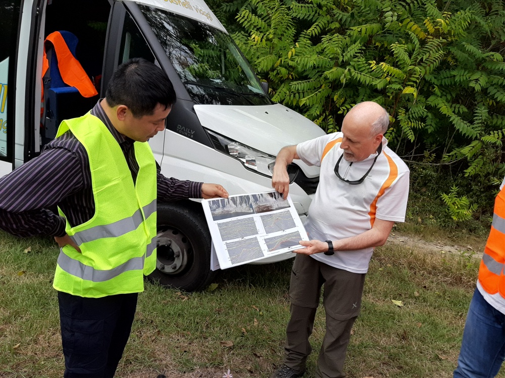 27-NTT-AB-0001-04: Chuyên gia hướng dẫn về Bất chỉnh hợp các tập trầm tích.