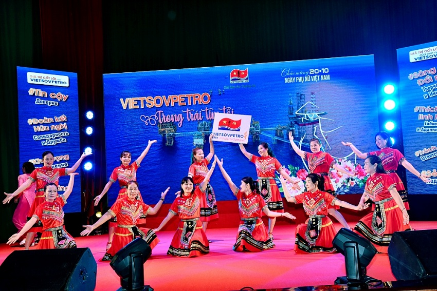 Công đoàn Vietsovpetro tổ chức chương trình “Vietsovpetro trong trái tim tôi” chào mừng Ngày Phụ nữ Việt Nam 20/10